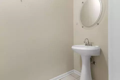 Bath - 6315 Worth Ave, Benton, AR 72019 photo 5 of 5