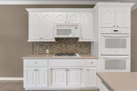 Kitchen - 6315 Worth Ave, Benton, AR 72019 photo 5 of 6
