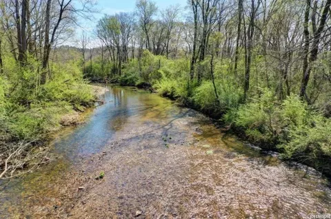 5045 Park Ave, Hot Springs Village, AR 71913