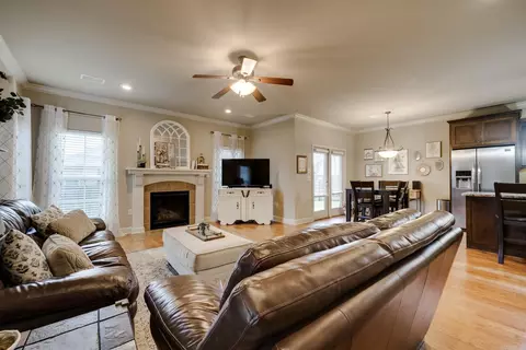 Living - 2755 Wineberry, Conway, AR 72034 photo 1 of 4