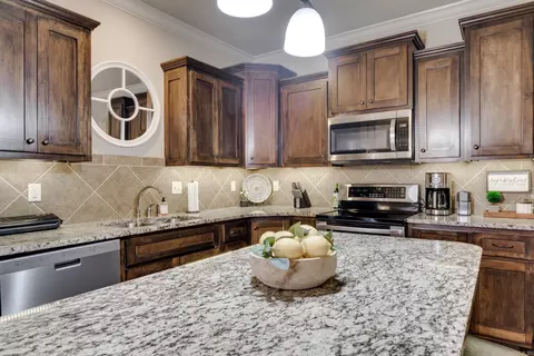 Kitchen - 2755 Wineberry, Conway, AR 72034 photo 2 of 5