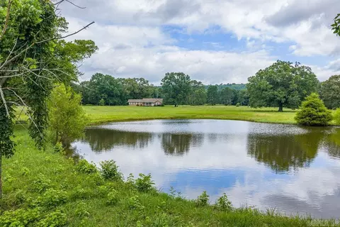 1114 W Gum Log Rd, Russellville, AR 72802