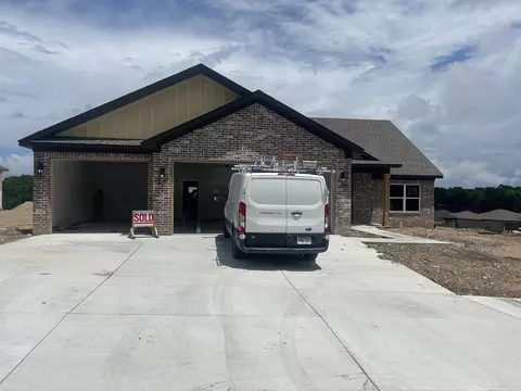 5988 Midway Dr, Alexander, AR 72002