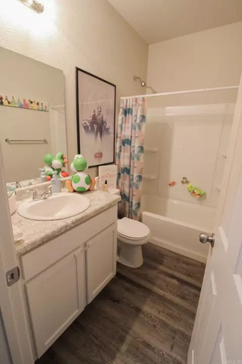 Bath - 2130 Eldridge Ln, Conway, AR 72032 photo 3 of 3