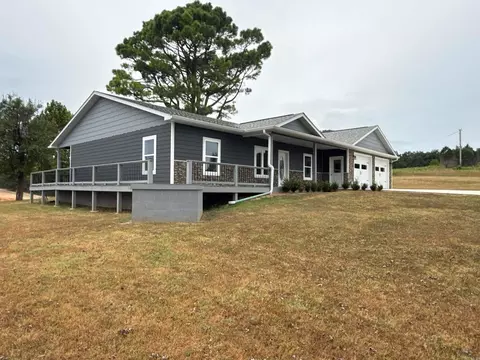 631 Spring Valley Dr, Mammoth Spring, AR 72554