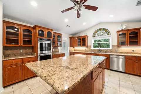 Kitchen - 3221 E Highway 171, Malvern, AR 72104 photo 4 of 4