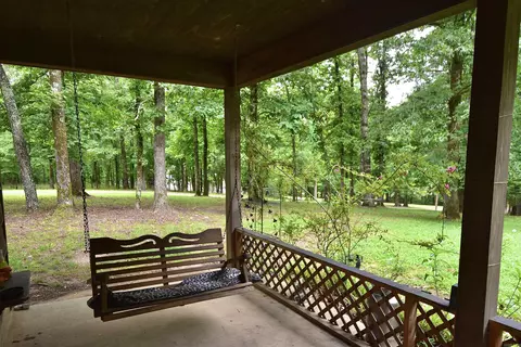 Exterior - 2736 Riverview Dr, Malvern, AR 72104 photo 2 of 8