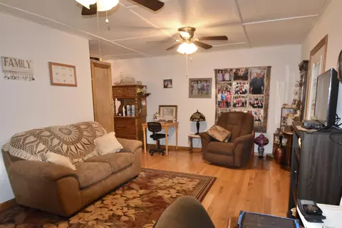Living - 2736 Riverview Dr, Malvern, AR 72104 photo 2 of 3