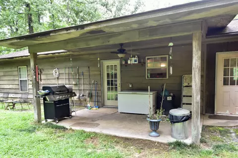 Exterior - 2736 Riverview Dr, Malvern, AR 72104 photo 6 of 8
