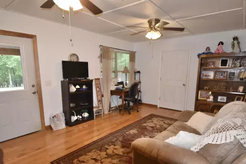 Living - 2736 Riverview Dr, Malvern, AR 72104 photo 3 of 3