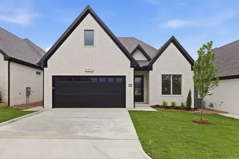 28 Mountain Brook Rd, Little Rock, AR 72223