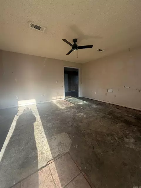 Living - 163 169 Walker Rd, Higginson, AR 72068 photo 1 of 1