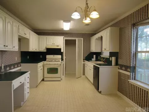Kitchen - 34 Bent Tree Dr, Cabot, AR 72023 photo 1 of 3