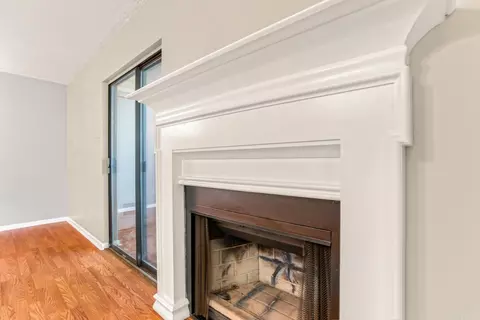 Living - 101 Pine Frst #E-17, Maumelle, AR 72113 photo 3 of 4