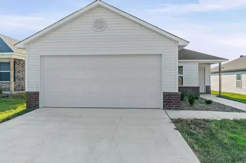 1608 Rambling Brook Dr, Benton, AR 72015