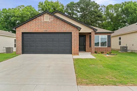 1004 Raven Walk Dr, Benton, AR 72015