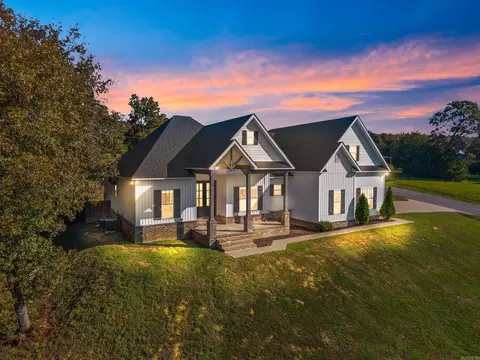 9 Castlepines Dr, Greenbrier, AR 72058
