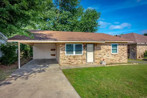 219 S Center St, Conway, AR 72034