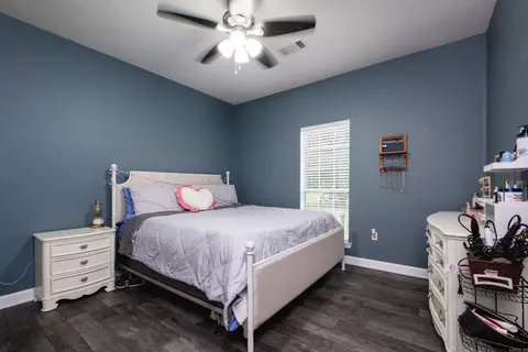 Bedroom - 17 Mckenzie Trl, Conway, AR 72032 photo 5 of 7