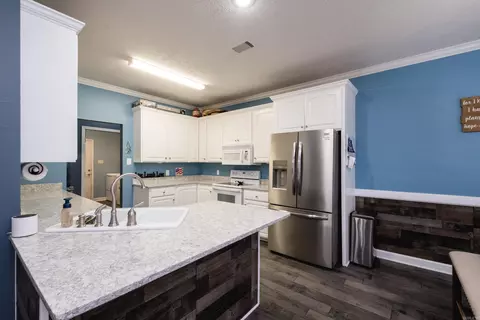 Kitchen - 17 Mckenzie Trl, Conway, AR 72032 photo 1 of 4