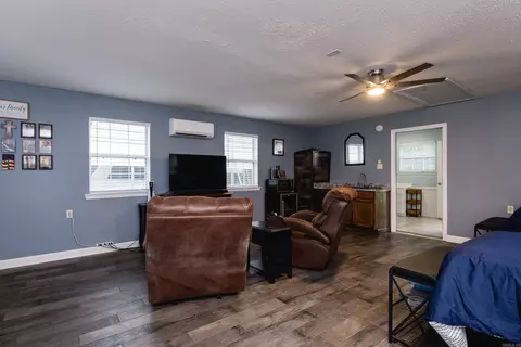 Bedroom - 17 Mckenzie Trl, Conway, AR 72032 photo 6 of 7