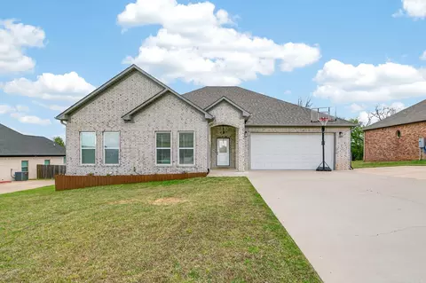 1590 Alamosa Dr, Cabot, AR 72023