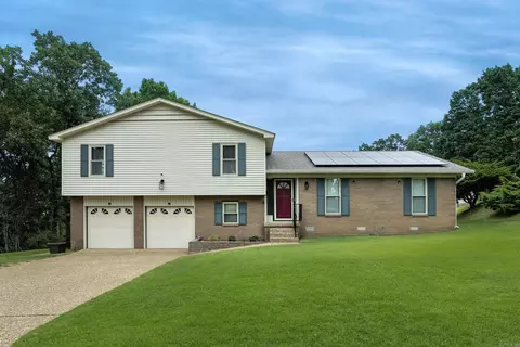 8 Kings Mountain Ct, Little Rock, AR 72211