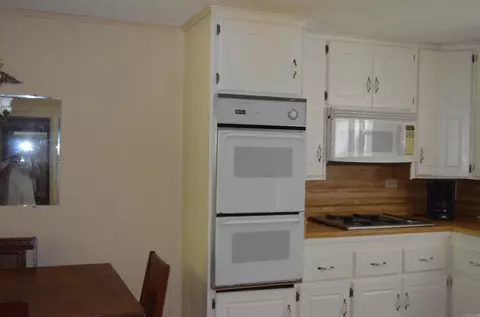 Kitchen - 407 Eagle St, Cabot, AR 72023 photo 3 of 4