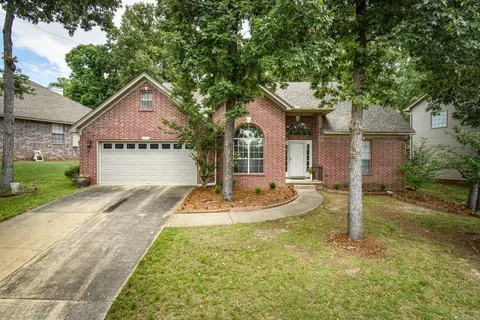 1907 Cherrybend Dr, Little Rock, AR 72211