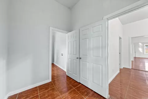 Entry Way - 407 N 4th St, De Queen, AR 71832 photo 3 of 4