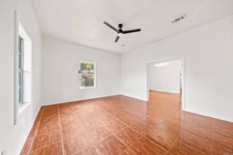 Living - 407 N 4th St, De Queen, AR 71832 photo 1 of 4