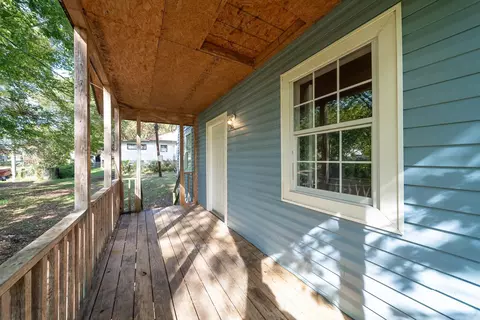 Exterior - 407 N 4th St, De Queen, AR 71832 photo 5 of 10