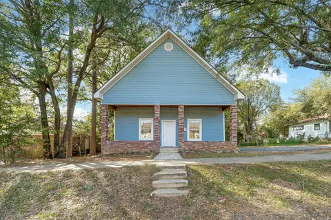 407 N 4th St, De Queen, AR 71832