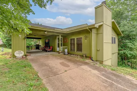 7 Cochise Rd, Cherokee Village, AR 72529