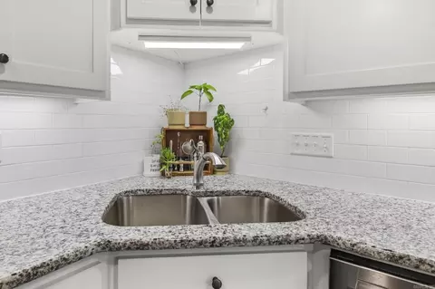 Kitchen - 20 Mallard Cv, Austin, AR 72007 photo 4 of 5