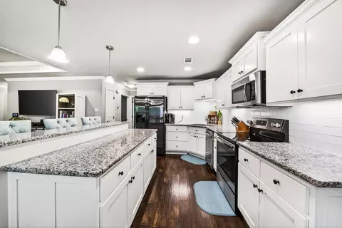 Kitchen - 20 Mallard Cv, Austin, AR 72007 photo 2 of 5