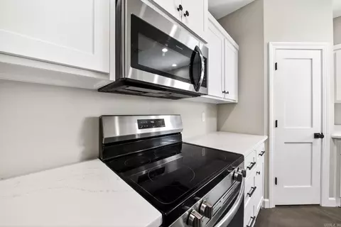 Kitchen - 513 Crepe Myrtle, Cabot, AR 72023 photo 3 of 4