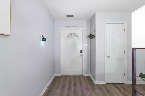 Entry Way - 21 Fox Run Dr, Cabot, AR 72023 photo 1 of 2