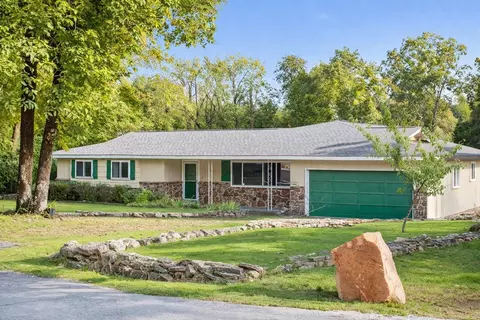 908 Oak St, Mountain View, AR 72560