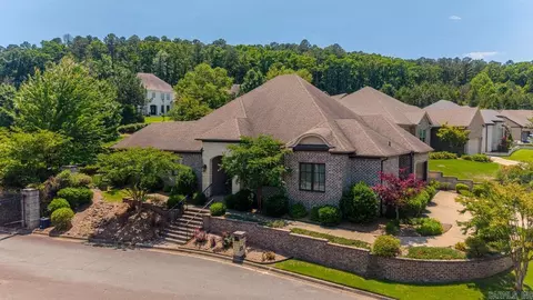 2 La Scala Ct, Little Rock, AR 72212