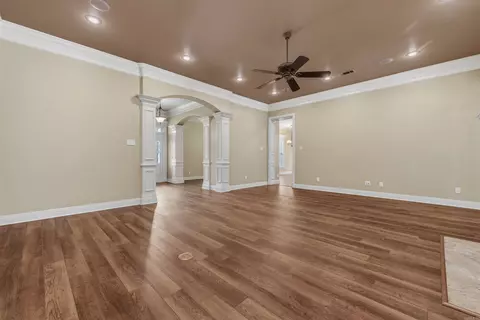 Living - 305 Edgewood Dr, Cabot, AR 72023 photo 2 of 7