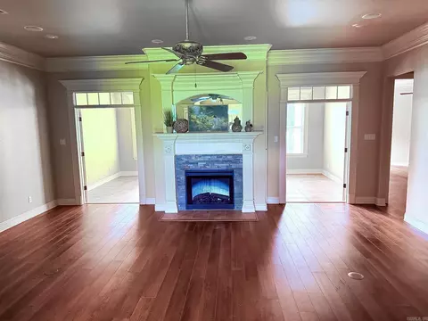 Living - 305 Edgewood Dr, Cabot, AR 72023 photo 7 of 7