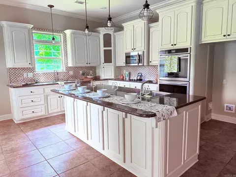 Kitchen - 305 Edgewood Dr, Cabot, AR 72023 photo 5 of 5