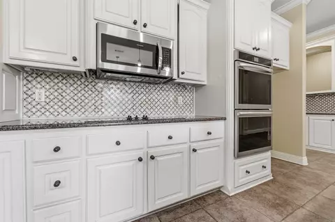 Kitchen - 305 Edgewood Dr, Cabot, AR 72023 photo 2 of 5