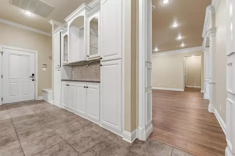 Entry Way - 305 Edgewood Dr, Cabot, AR 72023 photo 2 of 3