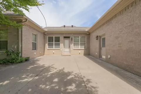 Exterior - 305 Edgewood Dr, Cabot, AR 72023 photo 2 of 5