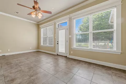 Living - 305 Edgewood Dr, Cabot, AR 72023 photo 3 of 7