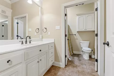 Bath - 305 Edgewood Dr, Cabot, AR 72023 photo 3 of 6