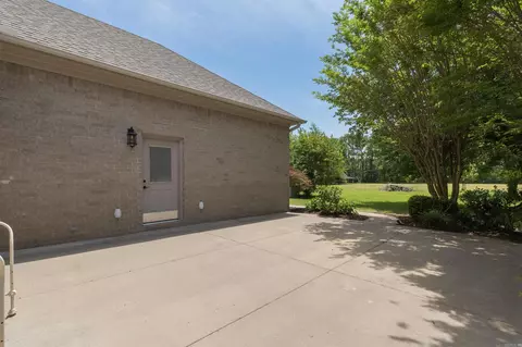 Exterior - 305 Edgewood Dr, Cabot, AR 72023 photo 3 of 5
