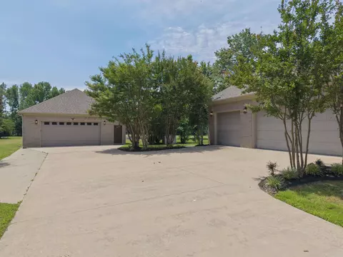 Exterior - 305 Edgewood Dr, Cabot, AR 72023 photo 5 of 5